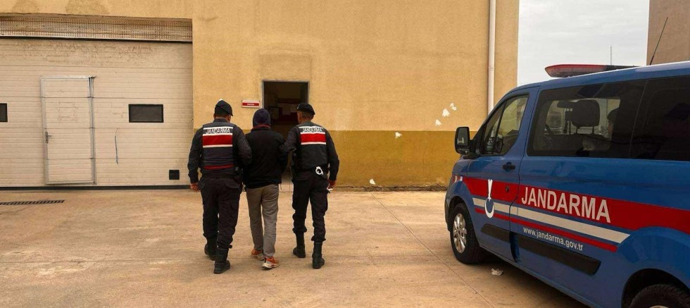 Hırsızlık şüphelisini jandarma yakaladı