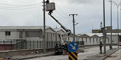 Elektrik direklerinde korkutan hasar