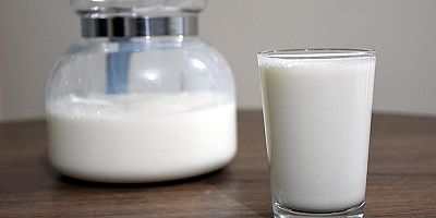 Kabızlığa Doğal Çözüm! O Meyve Sütün İçine Karışınca Bağırsakları Çözüyor!