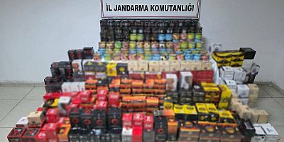 Kaçak nargile ve kömür ele geçirildi