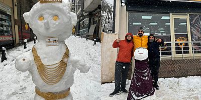 Kardan altın gerdanlı gelin ilgi odağı oldu