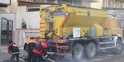 Nizip’te deforme olan yollar onarılıyor