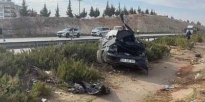 Otomobil Refüje Uçtu, 1 Ölü 4 Yaralı