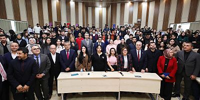 Şahin GAÜN’de öğrencilerle buluştu